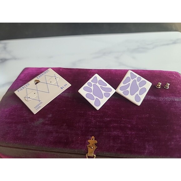 Purple And White Animal Print Plastic Earrings Vintage NOS - Picture 6 of 10